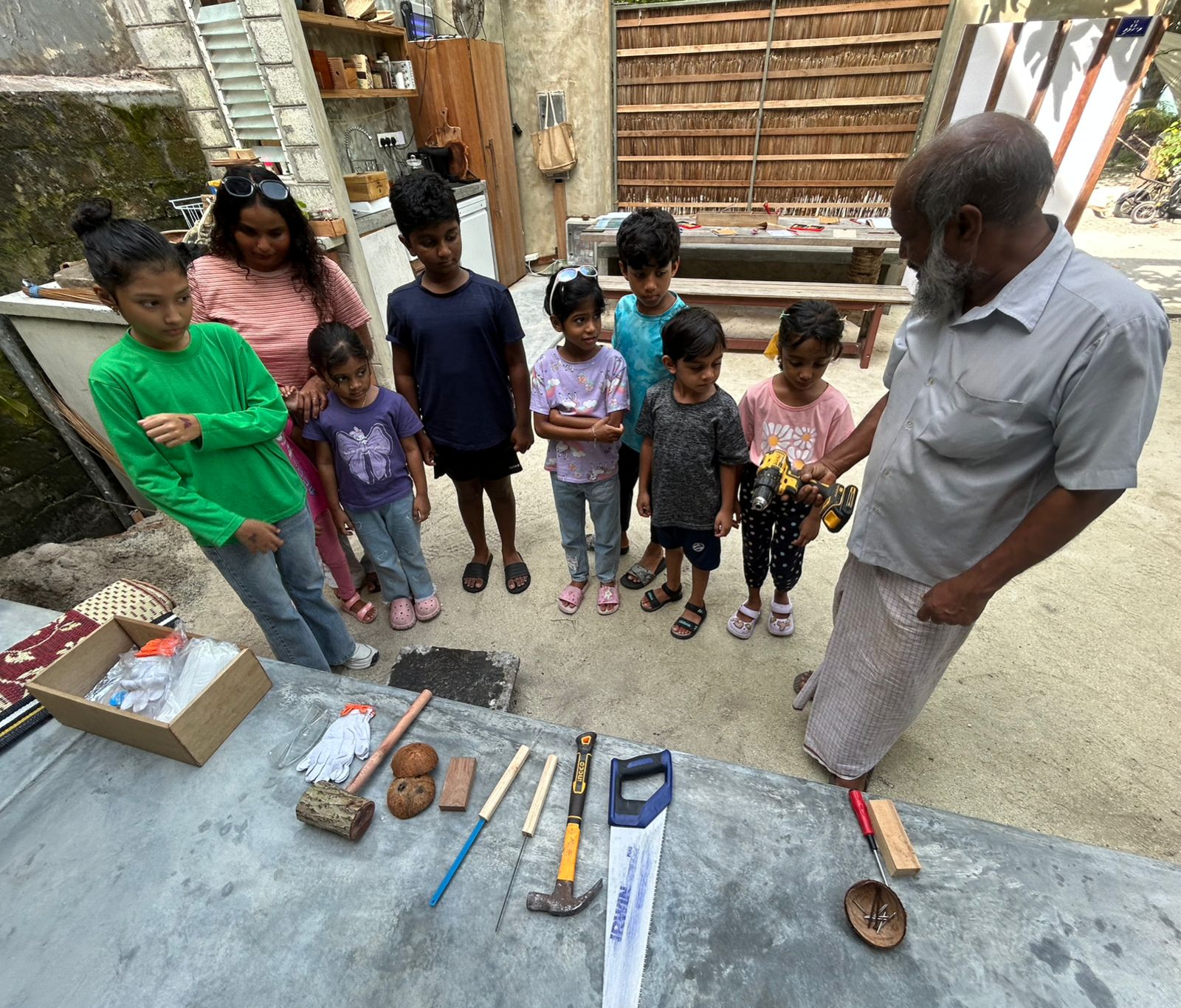 Introduction to tools - Photos